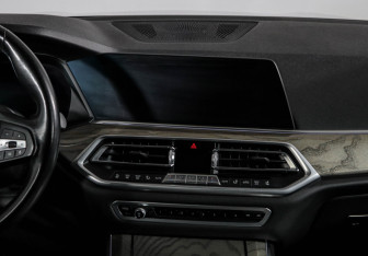 Подержанный автомобиль BMW X5 2018 года (13 фото)