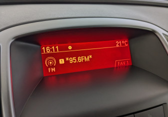 Подержанный автомобиль Opel Astra Hatchback 2012 года (25 фото)