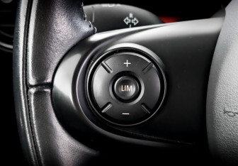 Подержанный автомобиль MINI Hatch 2021 года (27 фото)