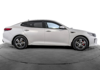 Подержанный автомобиль Kia Optima Sedan 2017 года (4 фото)