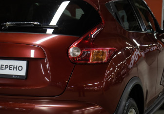 Подержанный автомобиль Nissan Juke 2013 года (22 фото)