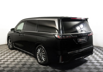 Подержанный автомобиль Voyah Dream 2023 года (7 фото)