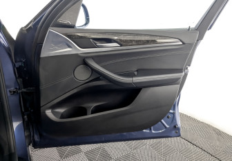 Подержанный автомобиль BMW X3 2019 года (26 фото)