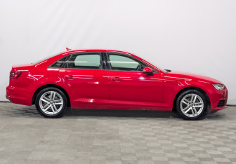 Подержанный автомобиль Audi A4 Sedan 2019 года (4 фото)