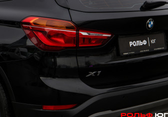 Подержанный автомобиль BMW X1 2018 года (24 фото)