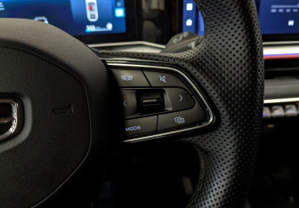 Подержанный автомобиль Geely Coolray 2024 года (30 фото)