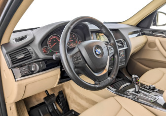 Подержанный автомобиль BMW X3 2016 года (15 фото)