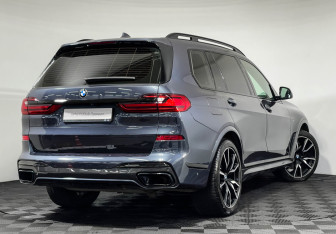 Подержанный автомобиль BMW X7 2020 года (2 фото)