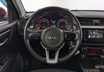 Подержанный автомобиль Kia Rio Sedan 2019 года (21 фото)