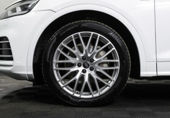 Подержанный автомобиль Audi Q5 2017 года (28 фото)