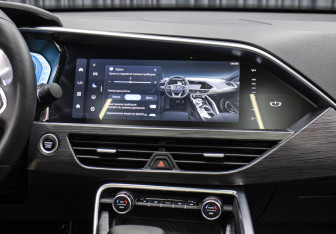 Подержанный автомобиль Geely Tugella 2023 года (15 фото)