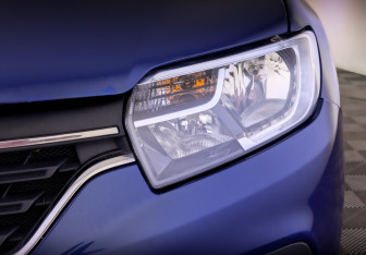Подержанный автомобиль Renault Sandero 2018 года (17 фото)
