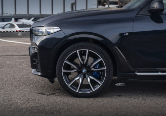 Подержанный автомобиль BMW X7 2019 года (9 фото)