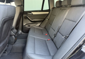 Подержанный автомобиль BMW X3 2011 года (11 фото)