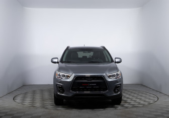 Подержанный автомобиль Mitsubishi ASX 2012 года (2 фото)