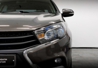 Подержанный автомобиль LADA (ВАЗ) Vesta Sedan 2022 года (18 фото)