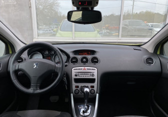Подержанный автомобиль Peugeot 308 Hatchback 2008 года (11 фото)
