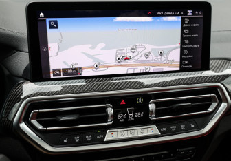 Подержанный автомобиль BMW X4 M 2022 года (26 фото)