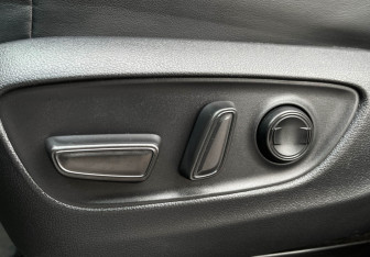 Подержанный автомобиль Toyota Land Cruiser Suv 2024 года (17 фото)