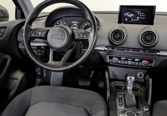 Подержанный автомобиль Audi A3 Sedan 2019 года (30 фото)