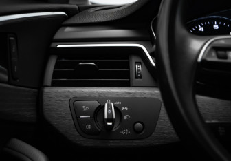 Подержанный автомобиль Audi A4 Sedan 2019 года (13 фото)