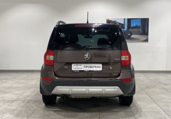Подержанный автомобиль Skoda Yeti 2016 года (6 фото)