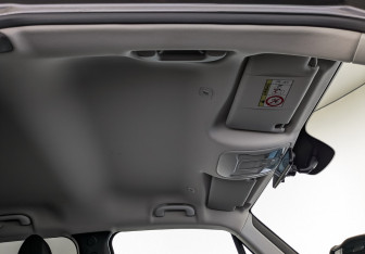 Подержанный автомобиль Jeep Renegade 2018 года (23 фото)