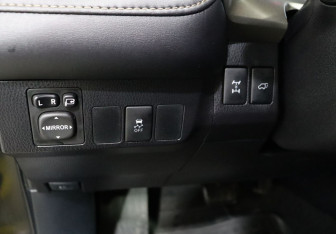 Подержанный автомобиль Toyota RAV4 2015 года (12 фото)