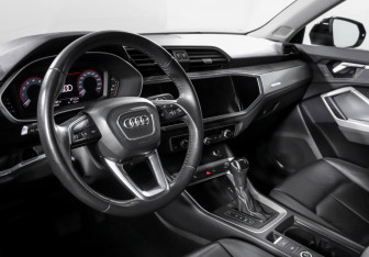 Подержанный автомобиль Audi Q3 2020 года (14 фото)