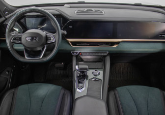 Подержанный автомобиль Geely Monjaro 2024 года (13 фото)