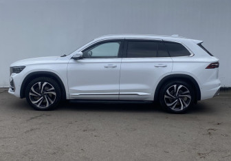 Подержанный автомобиль Geely Monjaro 2023 года (5 фото)