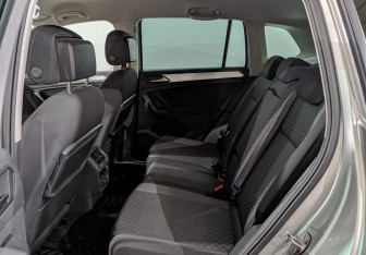Подержанный автомобиль Volkswagen Tiguan 2019 года (18 фото)