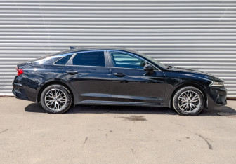 Подержанный автомобиль Kia K5 2021 года (4 фото)