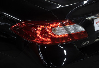 Подержанный автомобиль Infiniti Q70 2014 года (26 фото)