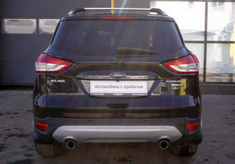Подержанный автомобиль Ford Kuga 2016 года (7 фото)