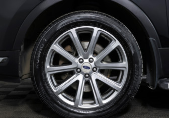 Подержанный автомобиль Ford Explorer 2019 года (26 фото)