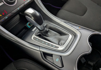 Подержанный автомобиль Ford Mondeo Sedan 2017 года (27 фото)