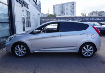 Подержанный автомобиль Hyundai Solaris Hatchback 2011 года (8 фото)