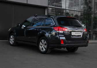 Подержанный автомобиль Subaru Outback Wagon 2011 года (6 фото)