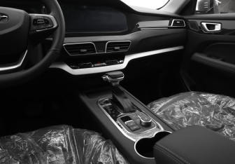 Подержанный автомобиль Kaiyi X3 2023 года (9 фото)