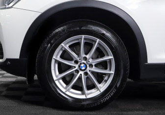 Подержанный автомобиль BMW X3 2014 года (22 фото)