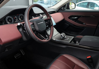 Подержанный автомобиль Land Rover Range Rover Evoque 2024 года (19 фото)