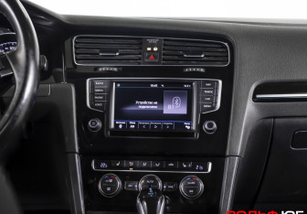 Подержанный автомобиль Volkswagen Golf Wagon 2016 года (14 фото)