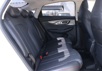 Подержанный автомобиль BAIC U5 Plus 2023 года (10 фото)