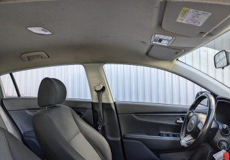 Подержанный автомобиль Kia Rio Hatchback 2021 года (23 фото)