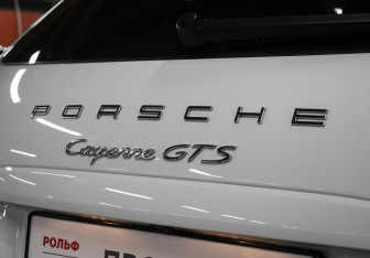 Подержанный автомобиль Porsche Cayenne 2014 года (25 фото)