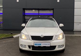 Подержанный автомобиль Skoda Octavia Wagon 2011 года (2 фото)