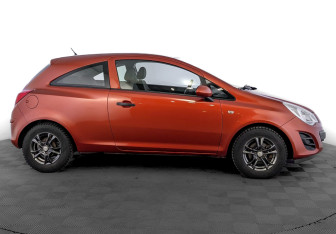 Подержанный автомобиль Opel Corsa 2011 года (4 фото)