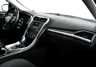 Подержанный автомобиль Ford Mondeo Sedan 2015 года (8 фото)