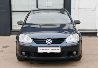 Подержанный автомобиль Volkswagen Golf Hatchback 2008 года (2 фото)